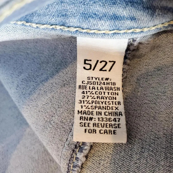 Celebrity Pink Blue Denim Button Front Mini Skirt Juniors Size 5/27 NWOT - Picture 2 of 11